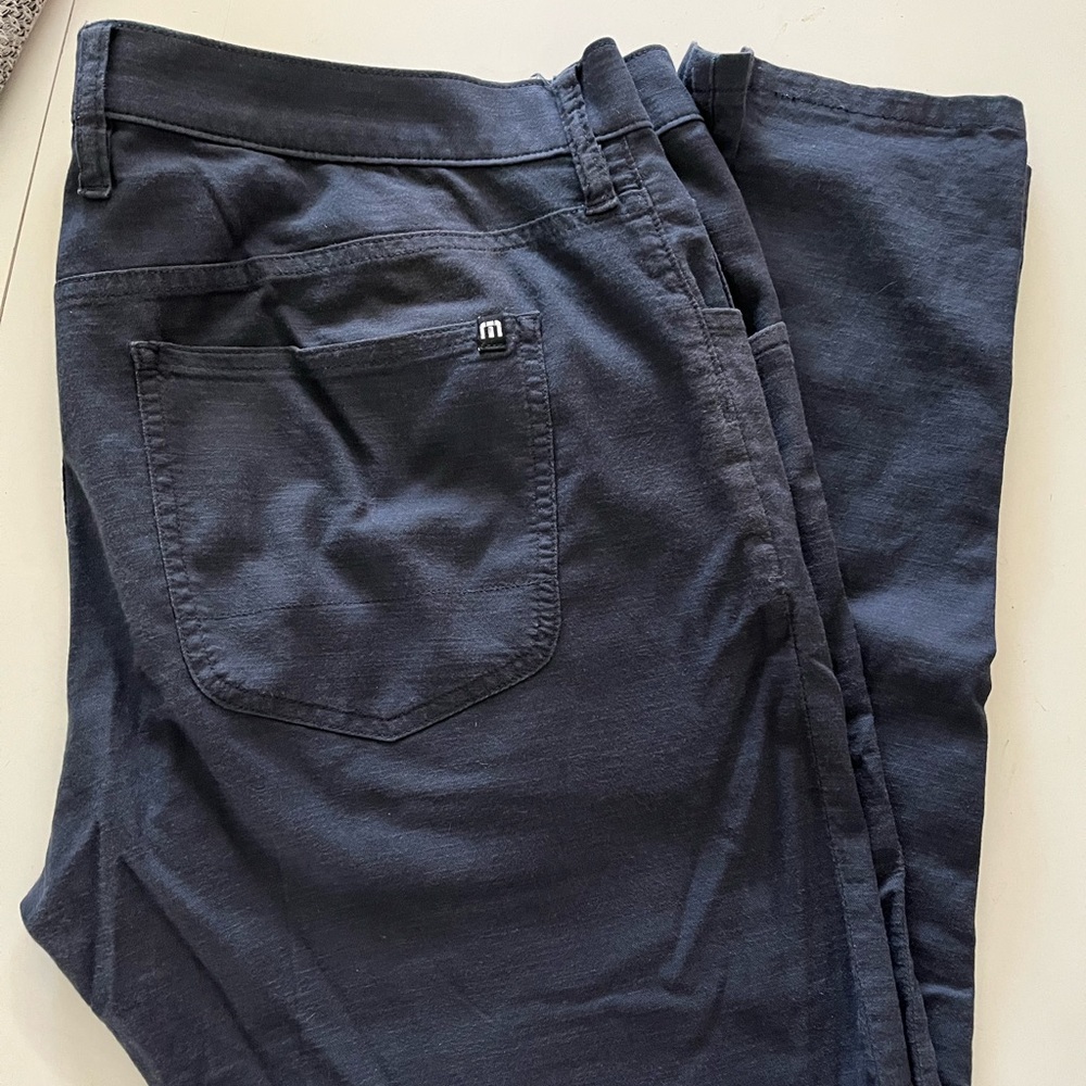 Travis Mathew men’s slacks